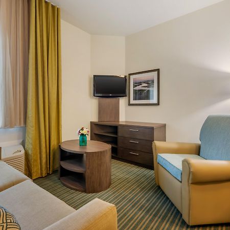 Candlewood Suites Fort Myers/Sanibel Gateway By Ihg Esterno foto