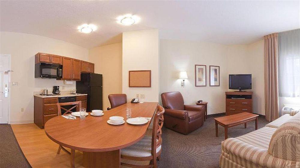 Candlewood Suites Fort Myers/Sanibel Gateway By Ihg Esterno foto