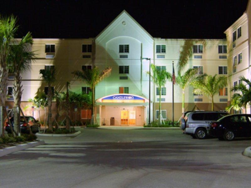 Candlewood Suites Fort Myers/Sanibel Gateway, An Ihg Hotel Esterno foto